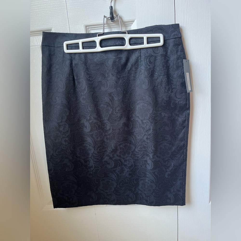 Black tie brocade skirt by Apt. 9 by Kohl’s, size 6